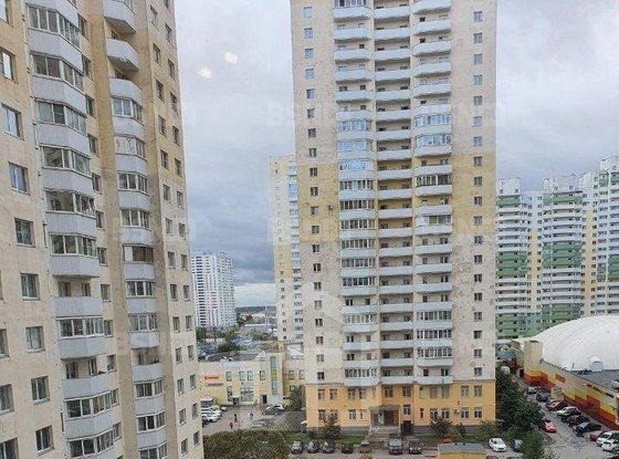 Продажа трехкомнатной квартиры - поселок Шушары, Окуловская улица, д.7, корп.1 