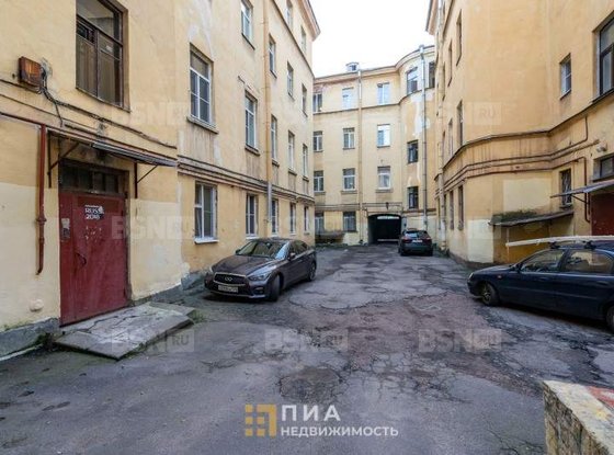 Продажа трехкомнатной квартиры - 8-я В.О. линия, д.27 
