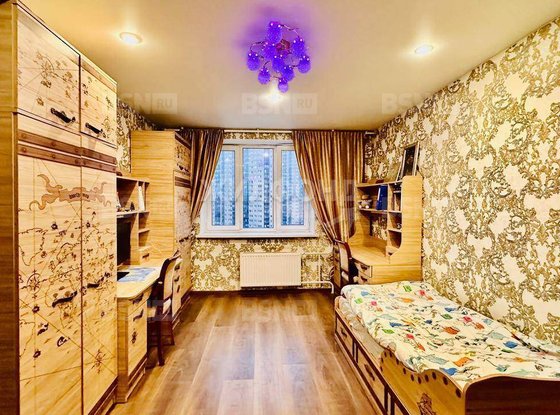 Продажа трехкомнатной квартиры - поселок Парголово, Заречная улица, д.25 
