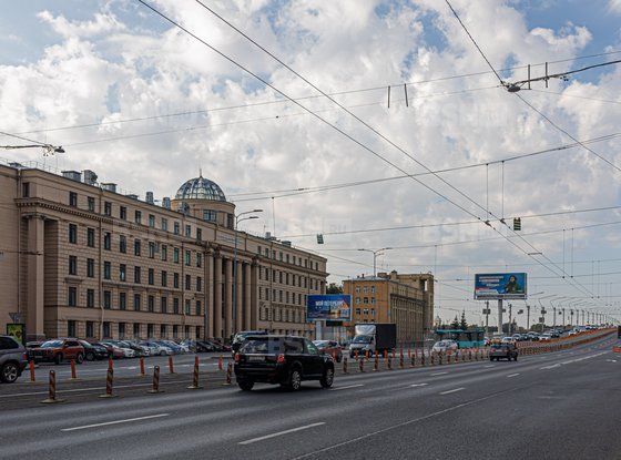 Продажа трехкомнатной квартиры - Малоохтинский проспект, д.68 