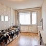 Продажа трехкомнатной квартиры - поселок Шушары, Шушары п, д.17 