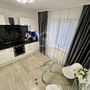 Продажа трехкомнатной квартиры - Маршала Казакова улица, д.32 