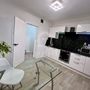 Продажа трехкомнатной квартиры - Маршала Казакова улица, д.32 